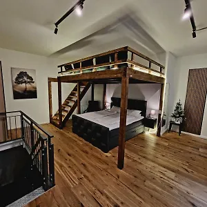 https://apartment-bis-7-personen-inkl-kuche-u-parkplatz.find-berlin-hotels.com